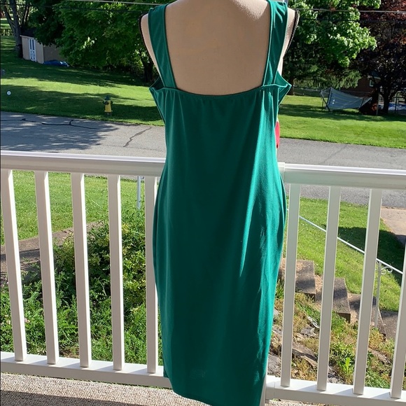 ❌DONATED❌Green V-neck Overlap Button Front Sheath Plus Size Dress - Picture 5 of 10
